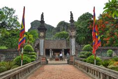 Trang An and Hoa Lu temple full day tour