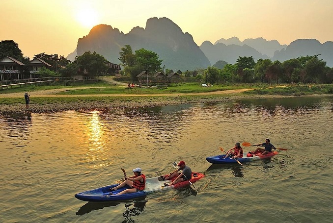 Vang Vieng kayaking and trekking to Waterfall 