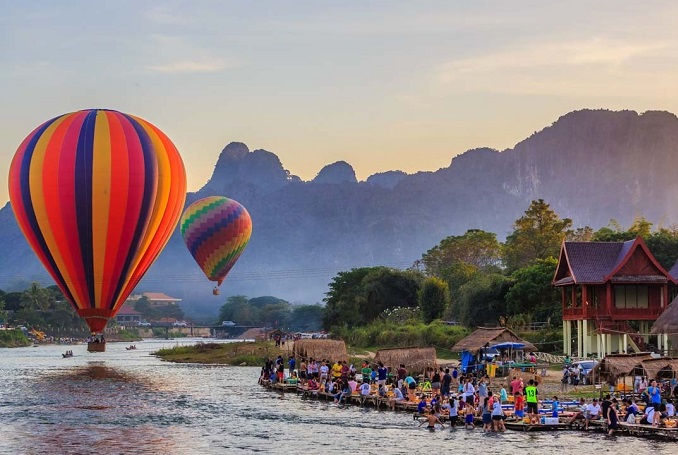 Discover Vang Vieng full day tour